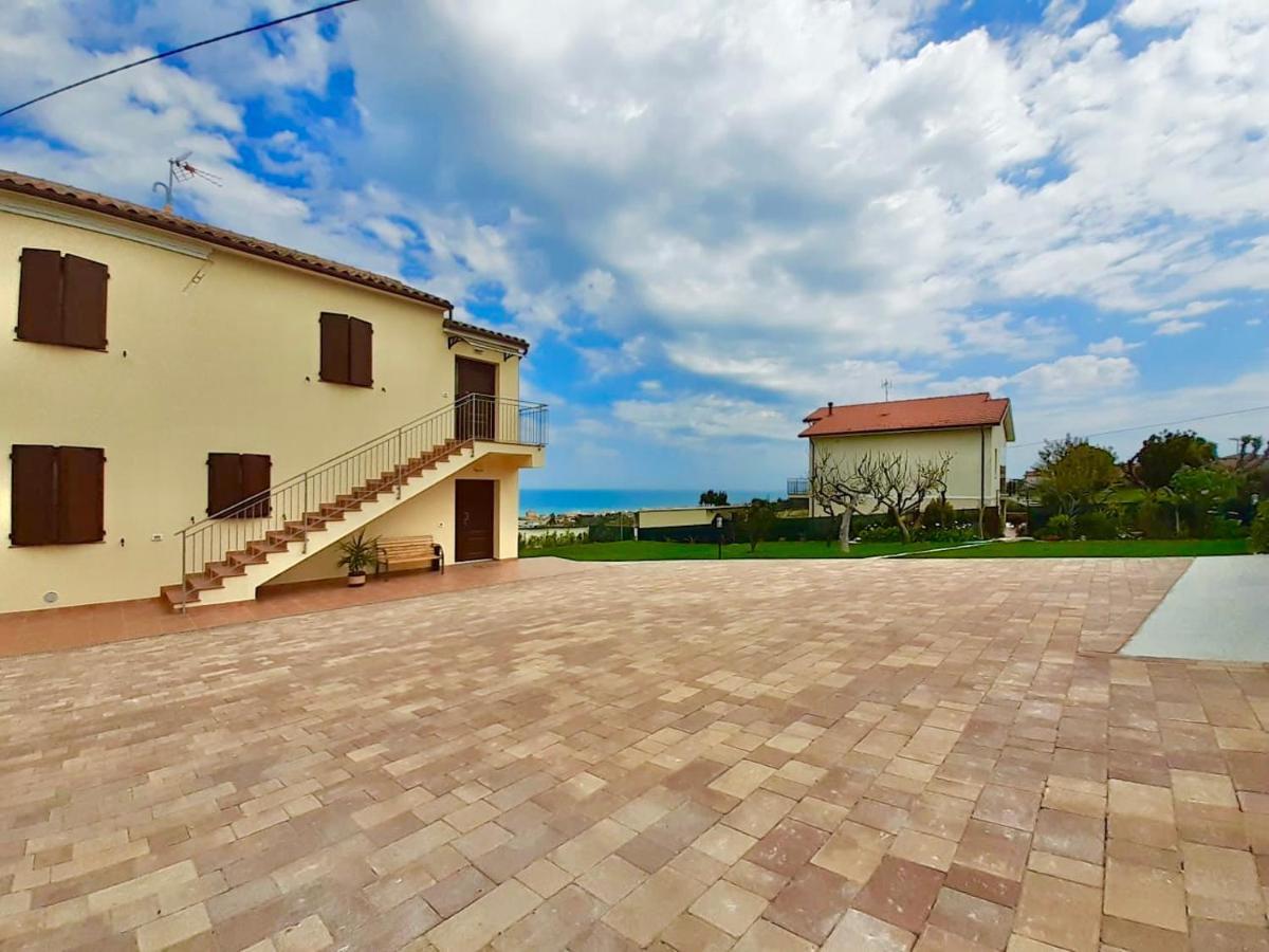 Casa Vacanze Con Vista Mare E Giardino - Amanecer Marzocca di Senigallia Bagian luar foto