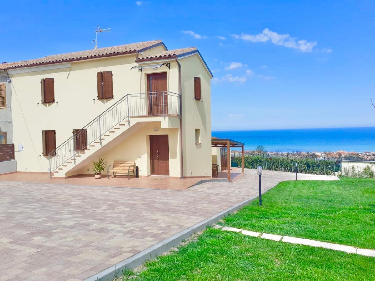 Casa Vacanze Con Vista Mare E Giardino - Amanecer Marzocca di Senigallia Bagian luar foto