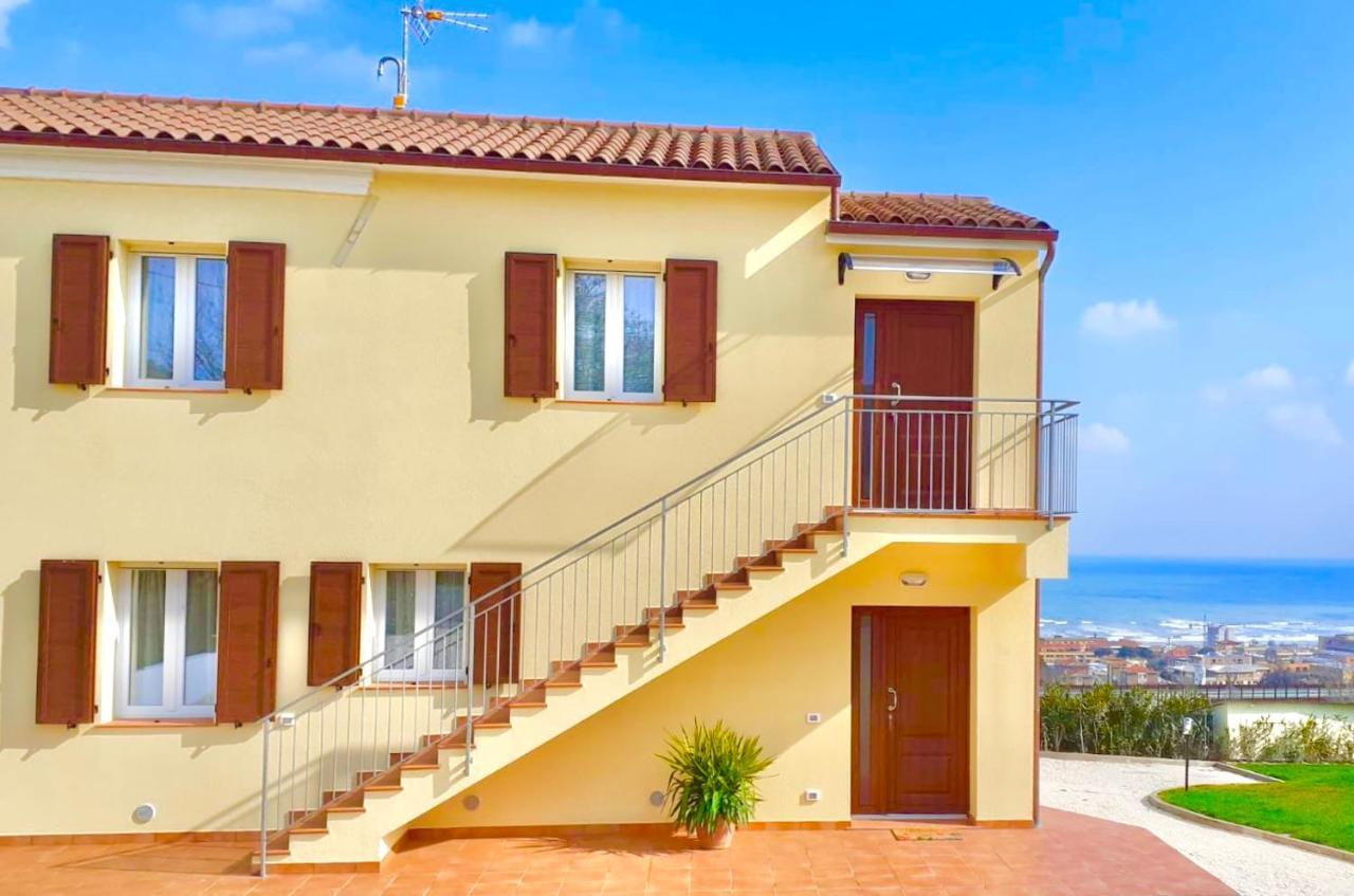 Casa Vacanze Con Vista Mare E Giardino - Amanecer Marzocca di Senigallia Bagian luar foto