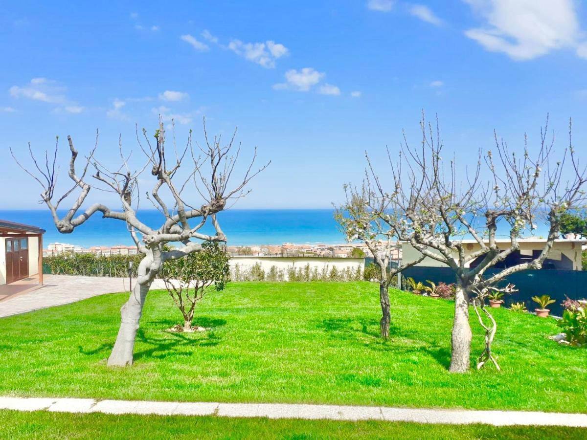 Casa Vacanze Con Vista Mare E Giardino - Amanecer Marzocca di Senigallia Bagian luar foto