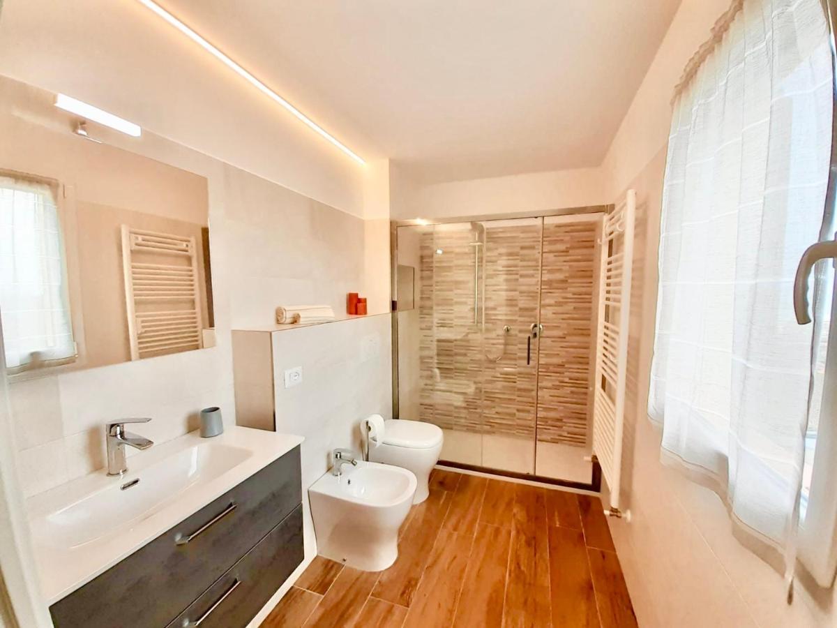 Casa Vacanze Con Vista Mare E Giardino - Amanecer Marzocca di Senigallia Bagian luar foto